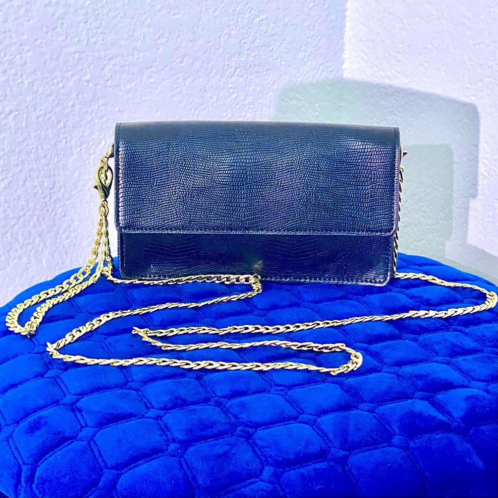 Snob Essentials black crossbody wristlet purse